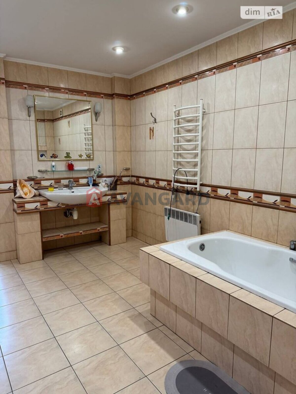 4 кім. квартира, 213/96/43 кв. м., 10/11 поверх фото 14 4 кім. квартира, 213/96/43 кв. м., 10/11 поверх фото 14