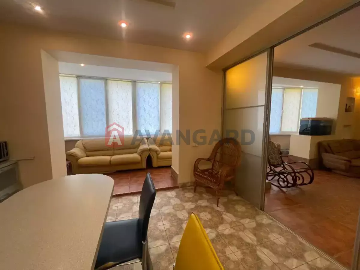 4 кім. квартира, 123/-/- кв. м., 1/5 поверх фото 15 4 кім. квартира, 123/-/- кв. м., 1/5 поверх фото 15