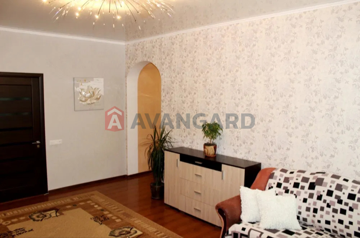 3 кім. квартира, 72/-/8 кв. м., 2/3 поверх фото 1 3 кім. квартира, 72/-/8 кв. м., 2/3 поверх фото 1