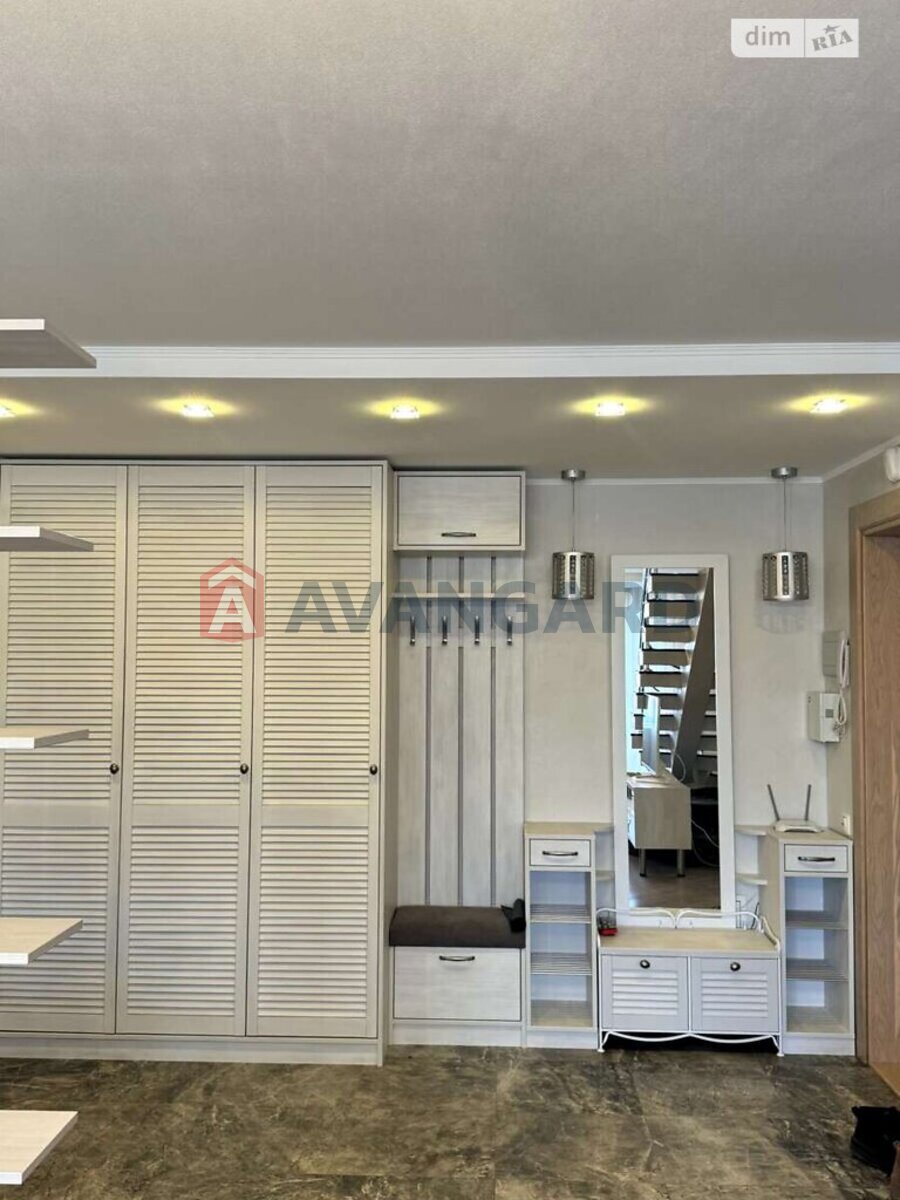 4 кім. квартира, 109/-/- кв. м., 4/5 поверх фото 21 4 кім. квартира, 109/-/- кв. м., 4/5 поверх фото 21