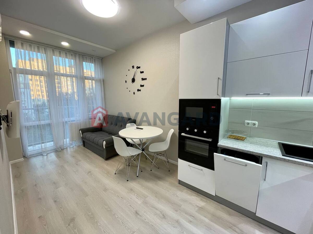 2 кім. квартира, 42/-/30 кв. м., 8/10 поверх фото 1 2 кім. квартира, 42/-/30 кв. м., 8/10 поверх фото 1