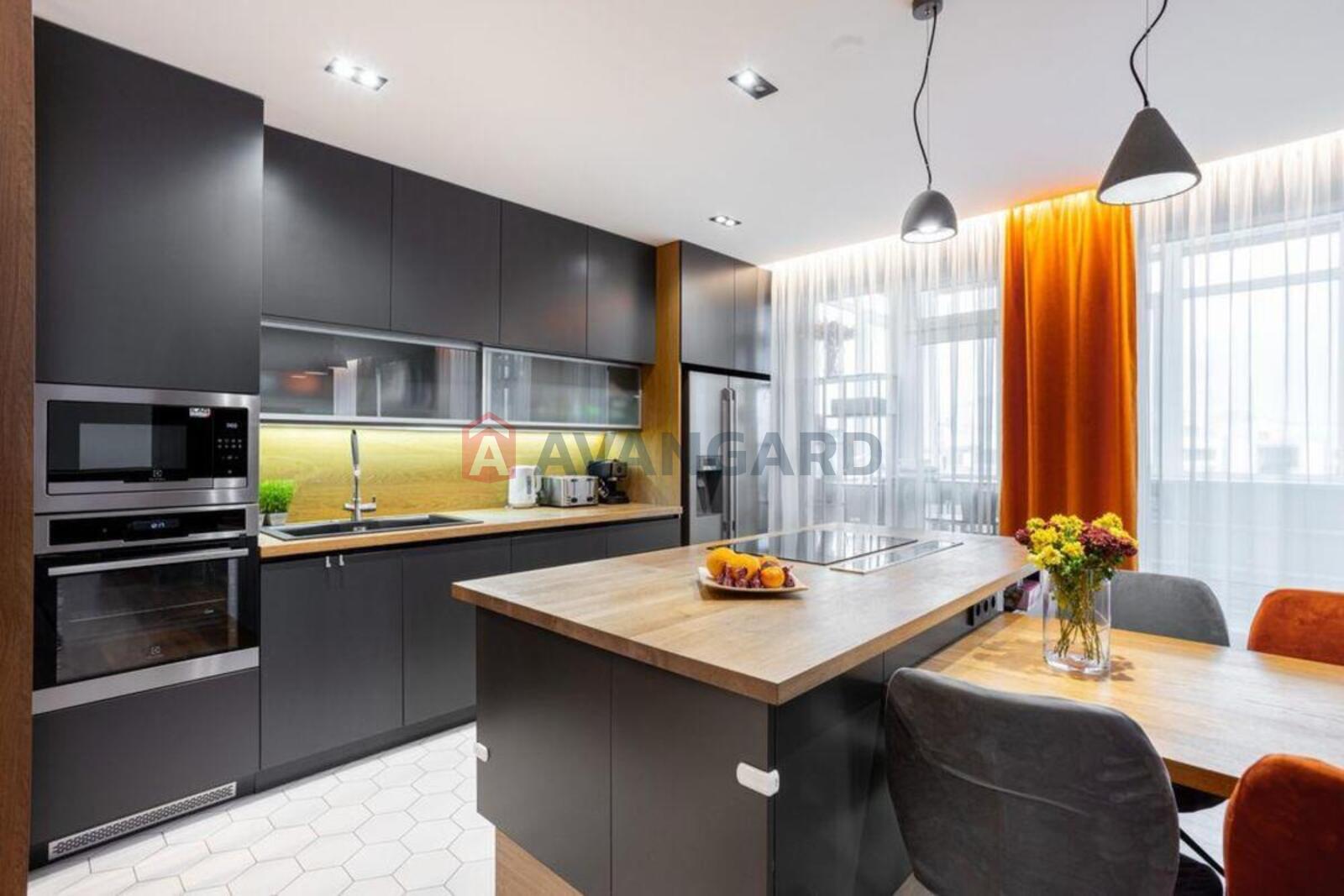 4 кім. квартира, 152/-/67 кв. м., 6/6 поверх фото 8 4 кім. квартира, 152/-/67 кв. м., 6/6 поверх фото 8