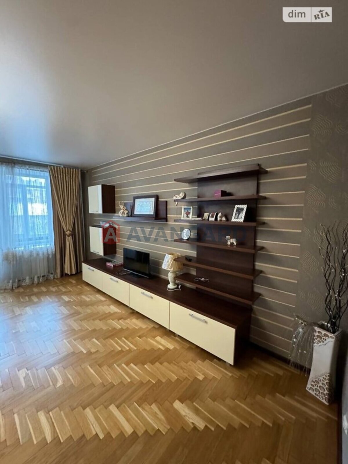 3 кім. квартира, 119/65/- кв. м., 3/9 поверх фото 10 3 кім. квартира, 119/65/- кв. м., 3/9 поверх фото 10