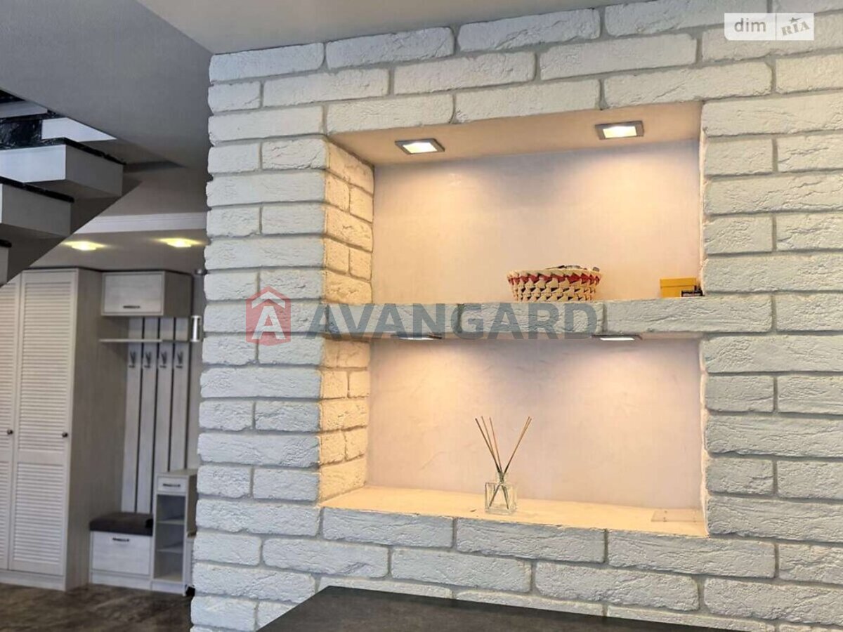 4 кім. квартира, 109/-/- кв. м., 4/5 поверх фото 7 4 кім. квартира, 109/-/- кв. м., 4/5 поверх фото 7