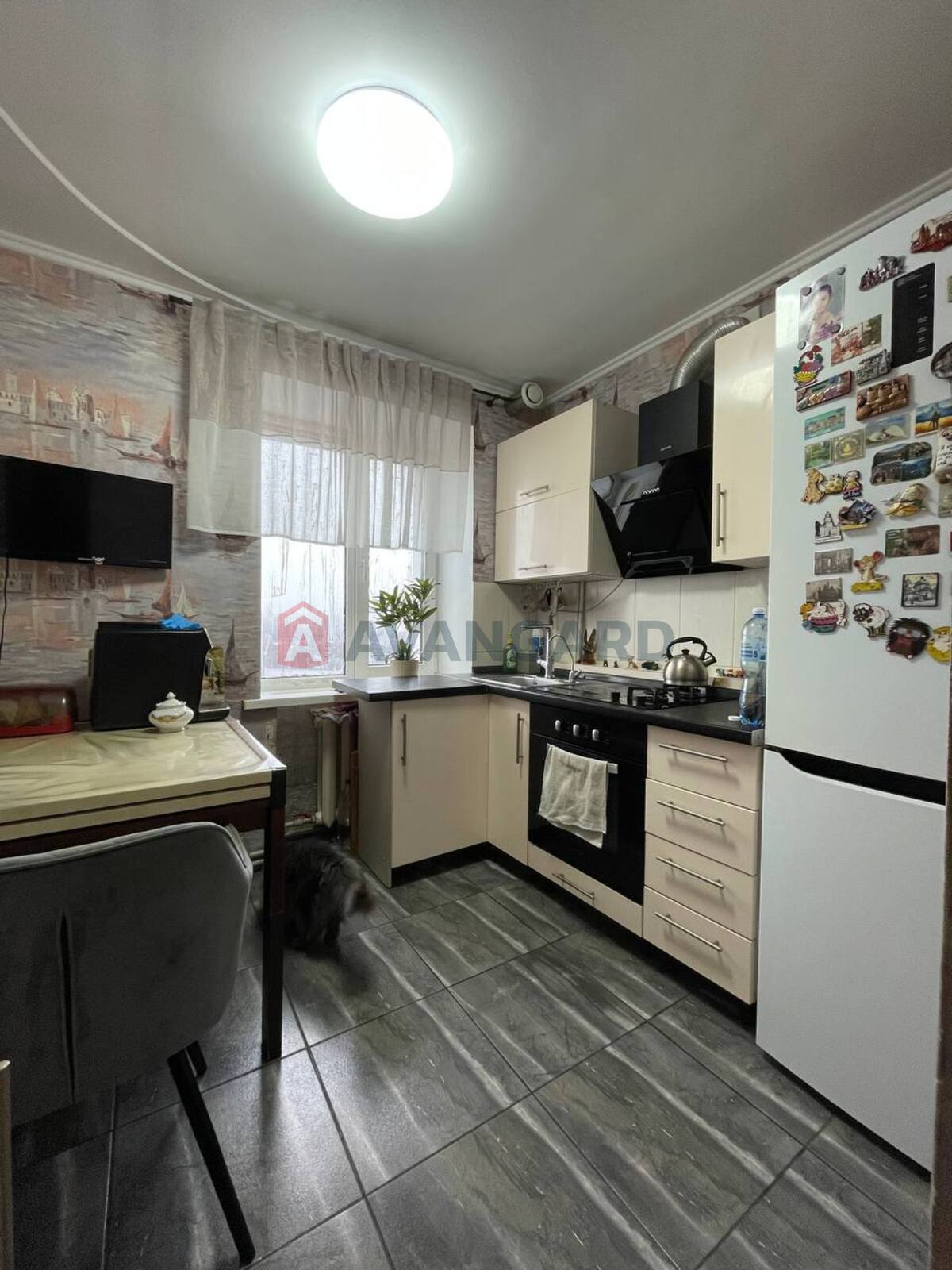 2 кім. квартира, 45,5/28,5/6,5 кв. м., 9/9 поверх фото 2 2 кім. квартира, 45,5/28,5/6,5 кв. м., 9/9 поверх фото 2