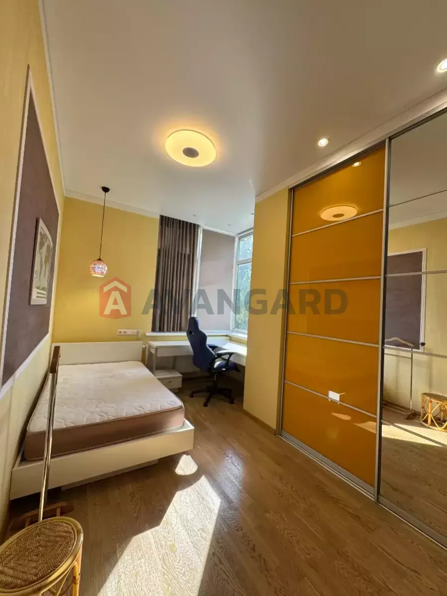 4 комн. квартира, 107/-/- кв. м., 3/6 этаж фото 12 4 комн. квартира, 107/-/- кв. м., 3/6 этаж фото 12