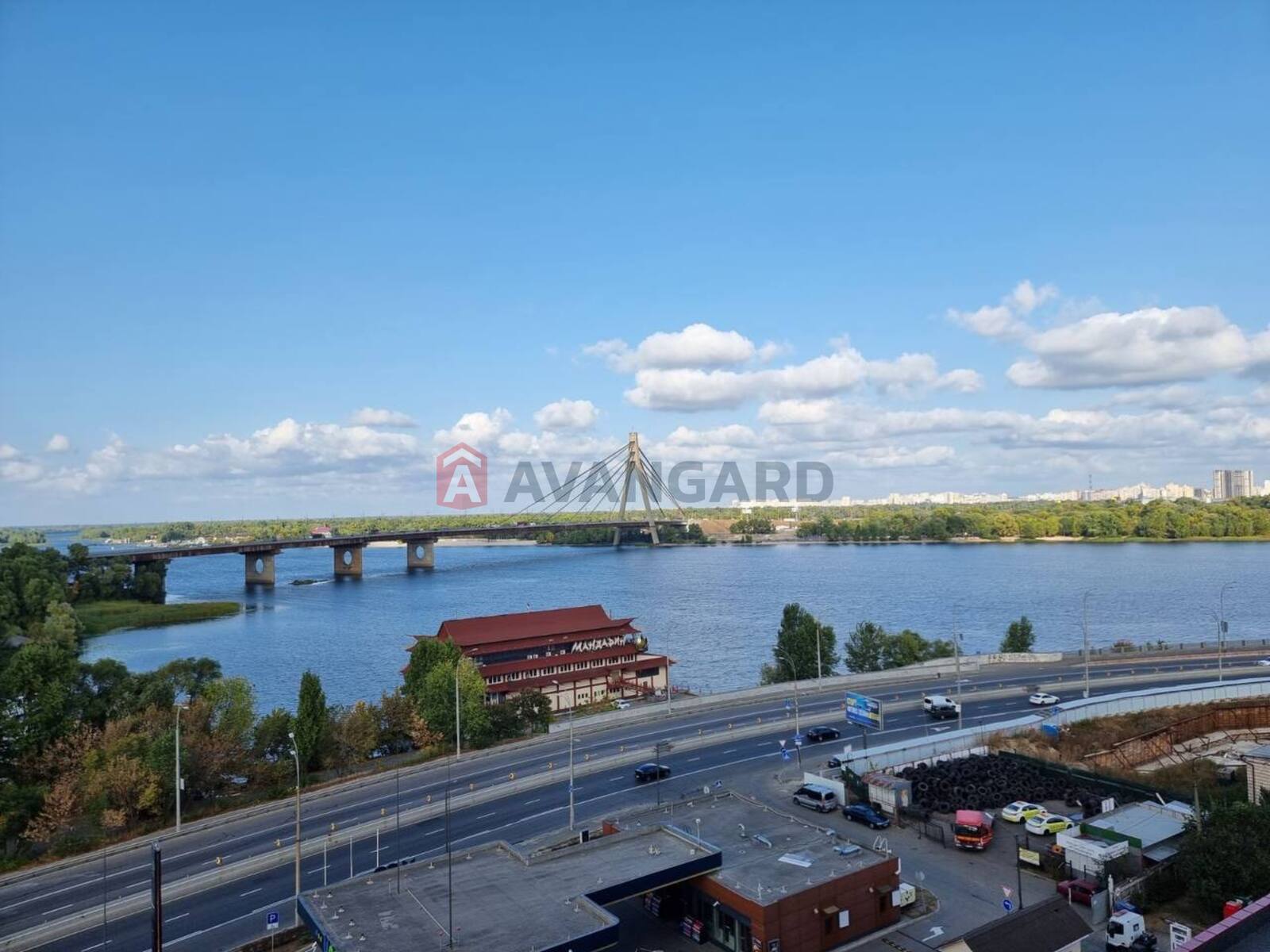 2 кім. квартира, 65/33,5/13 кв. м., 11/26 поверх фото 1 2 кім. квартира, 65/33,5/13 кв. м., 11/26 поверх фото 1