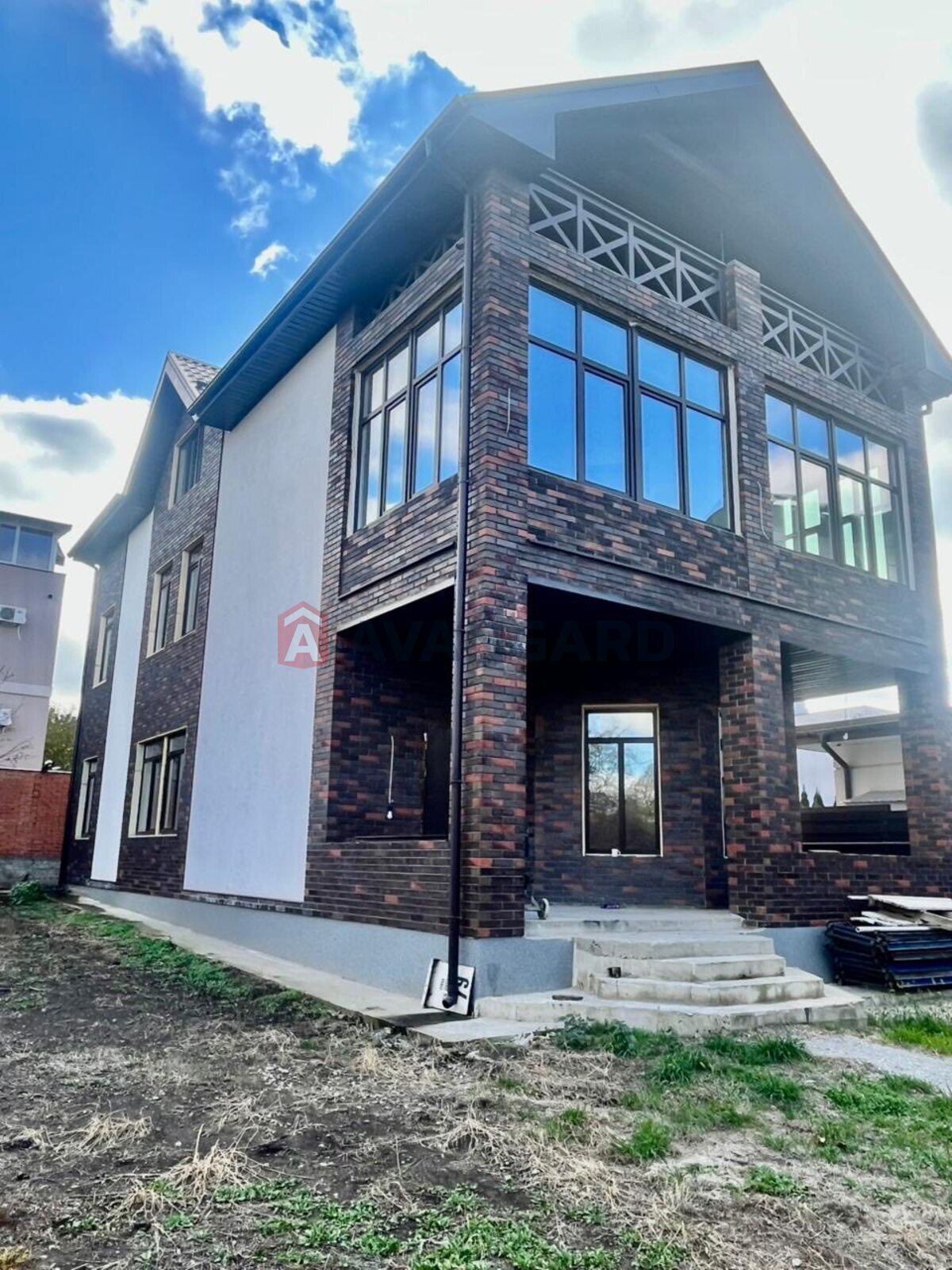 Будинок, 240 кв.м. фото 1 Будинок, 240 кв.м. фото 1