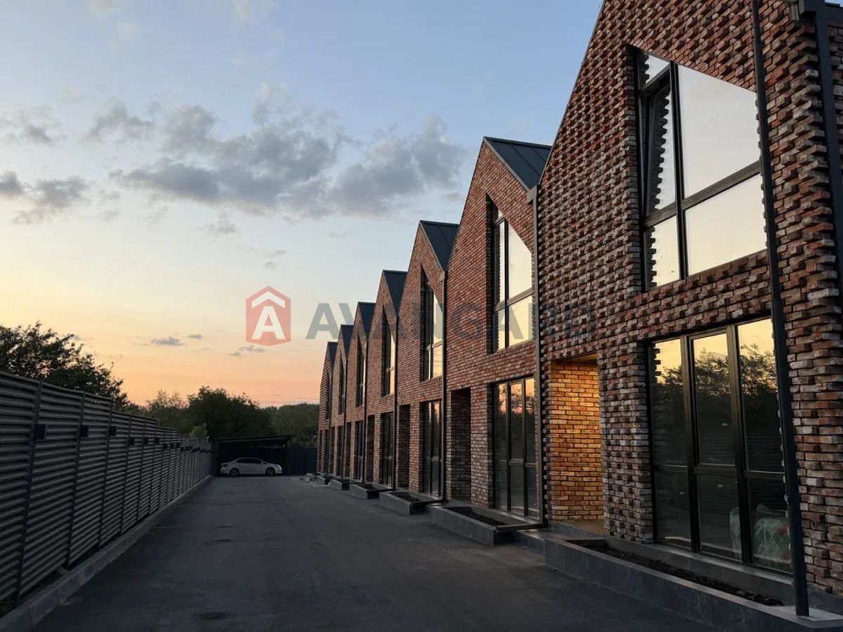 Таунхаус, 114 кв.м. фото 2 Таунхаус, 114 кв.м. фото 2