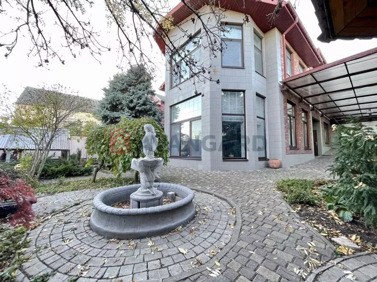 Будинок, 240 кв.м. фото 1 Будинок, 240 кв.м. фото 1