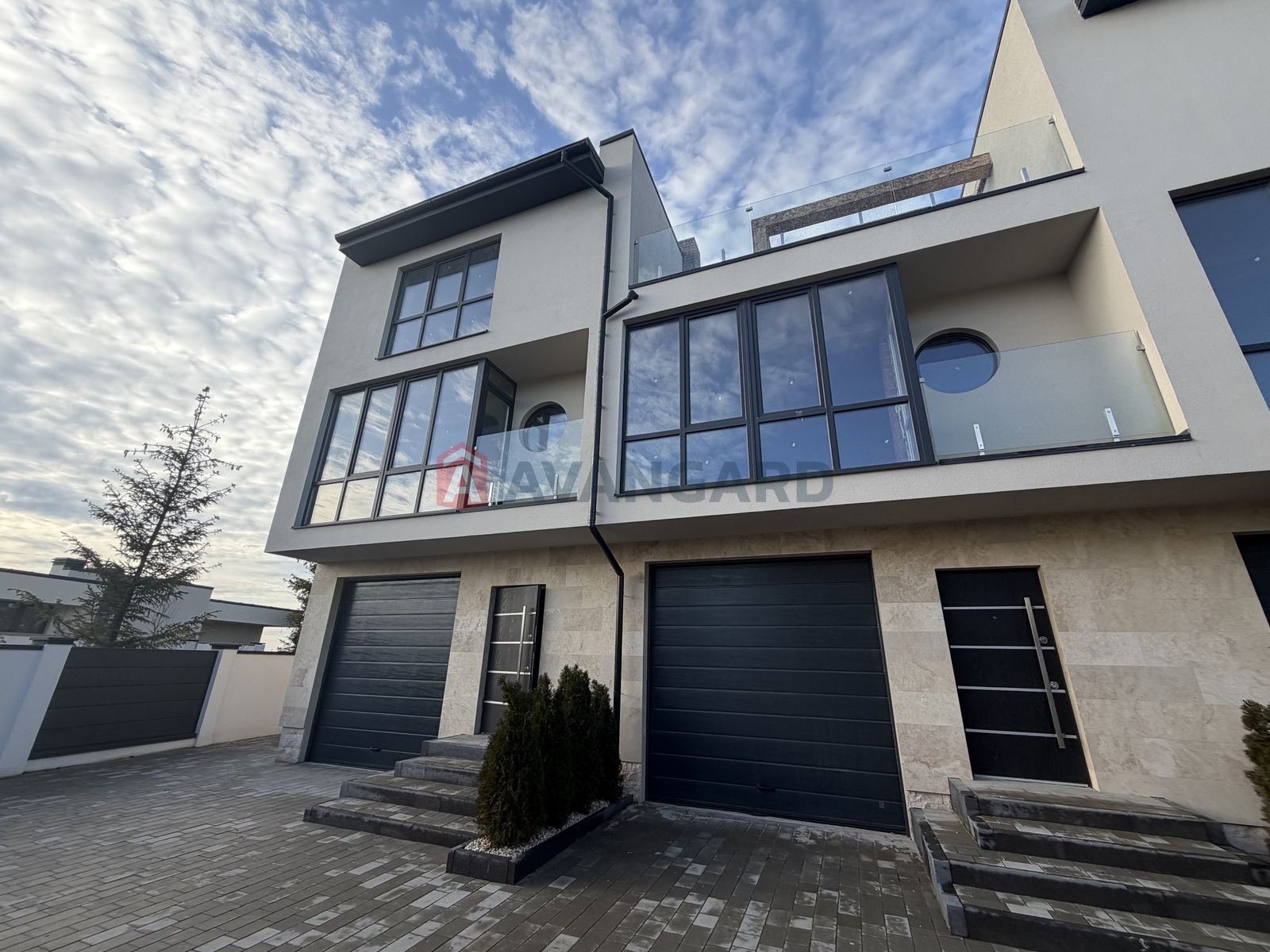 Таунхаус, 170 кв.м. фото 1 Таунхаус, 170 кв.м. фото 1