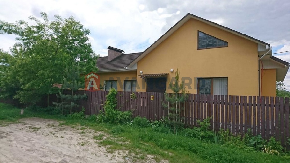 Будинок, 400 кв.м. фото 1 Будинок, 400 кв.м. фото 1
