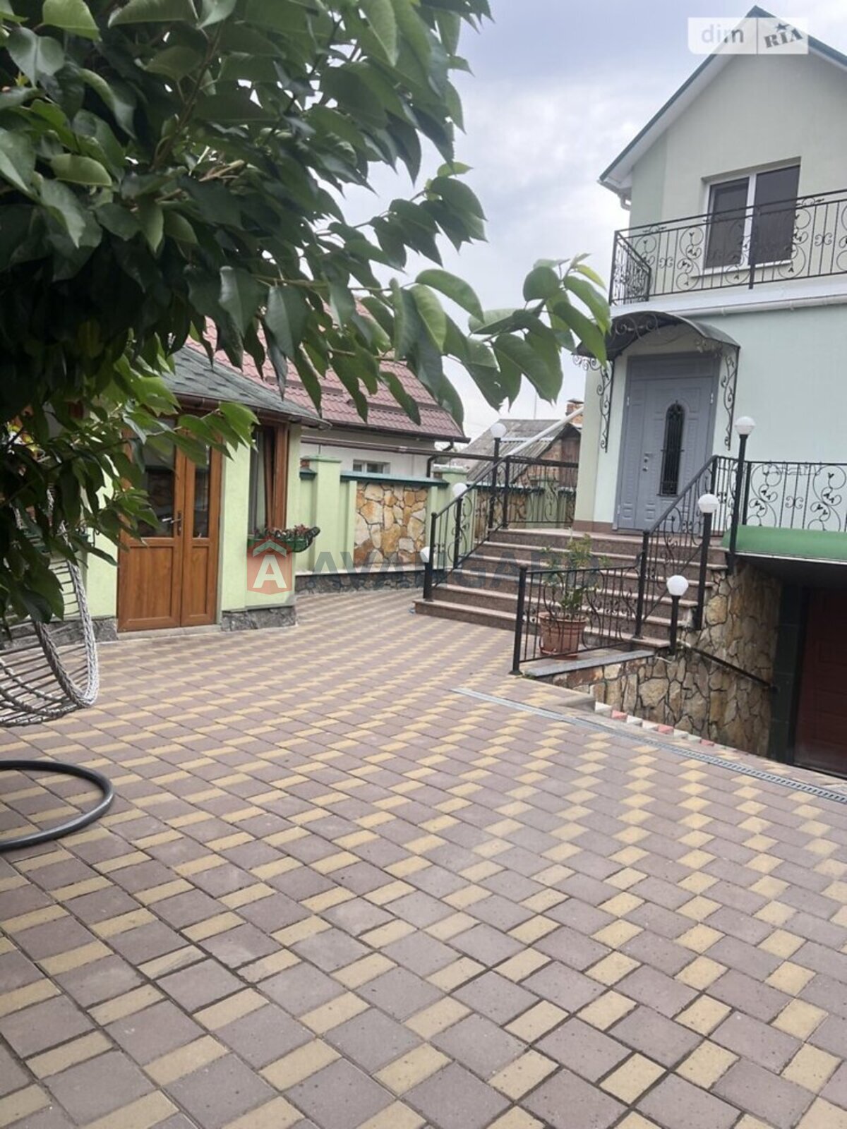 Будинок, 230 кв.м. фото 1 Будинок, 230 кв.м. фото 1