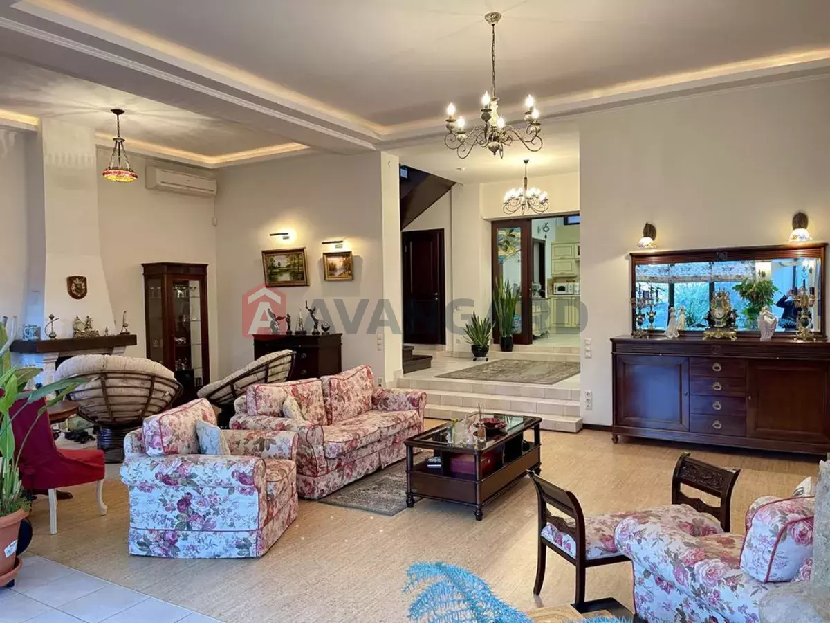 Будинок, 240 кв.м. фото 1 Будинок, 240 кв.м. фото 1