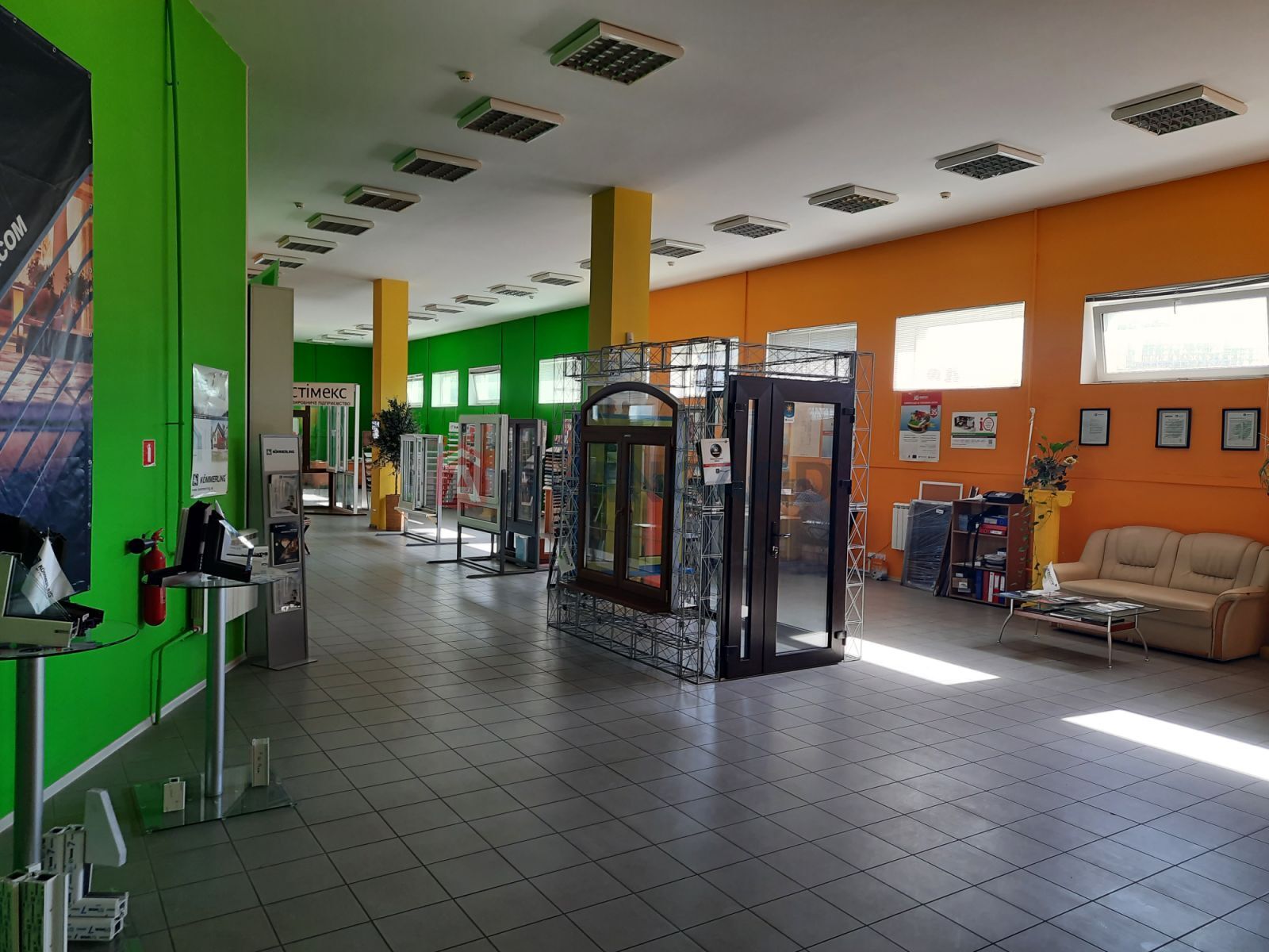 Торгівельна площа, Сфера послуг, 586 кв.м. фото 1 Торгівельна площа, Сфера послуг, 586 кв.м. фото 1