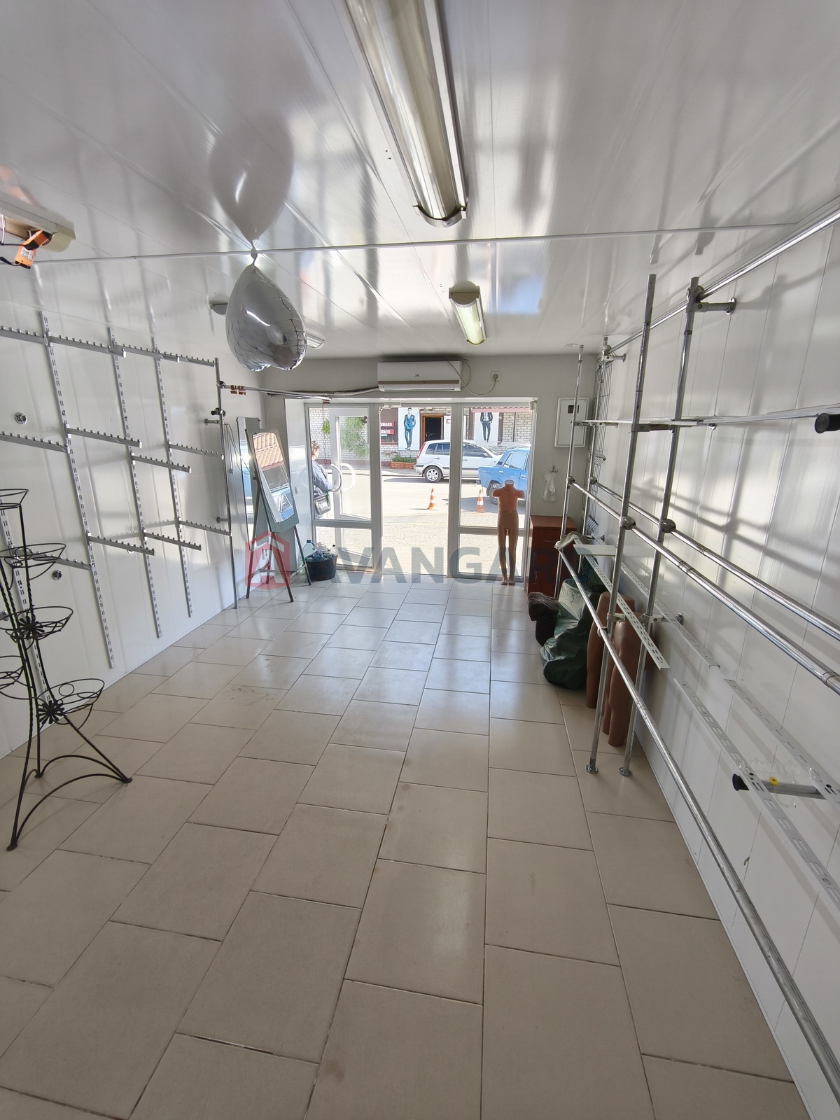 Торгівельна площа, Сфера послуг, 18 кв.м. фото 3 Торгівельна площа, Сфера послуг, 18 кв.м. фото 3