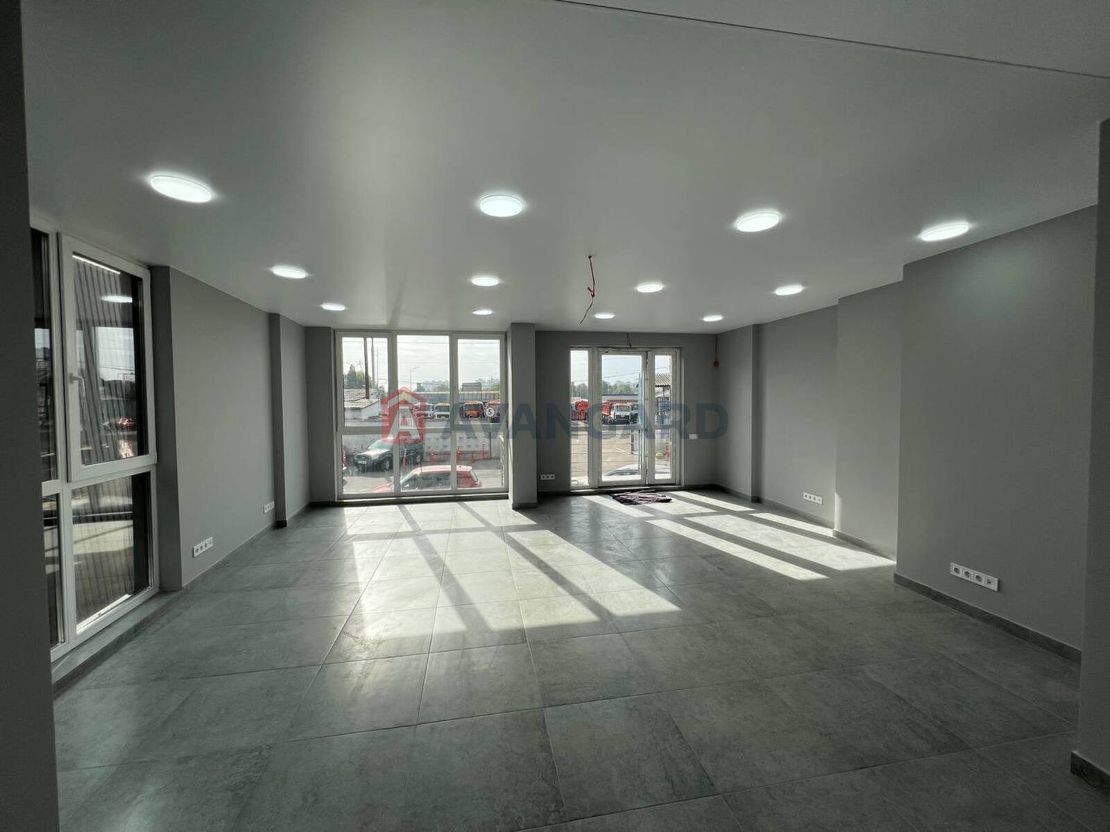 нежитлове приміщення в житловому будинку, 74 кв.м. фото 1 нежитлове приміщення в житловому будинку, 74 кв.м. фото 1