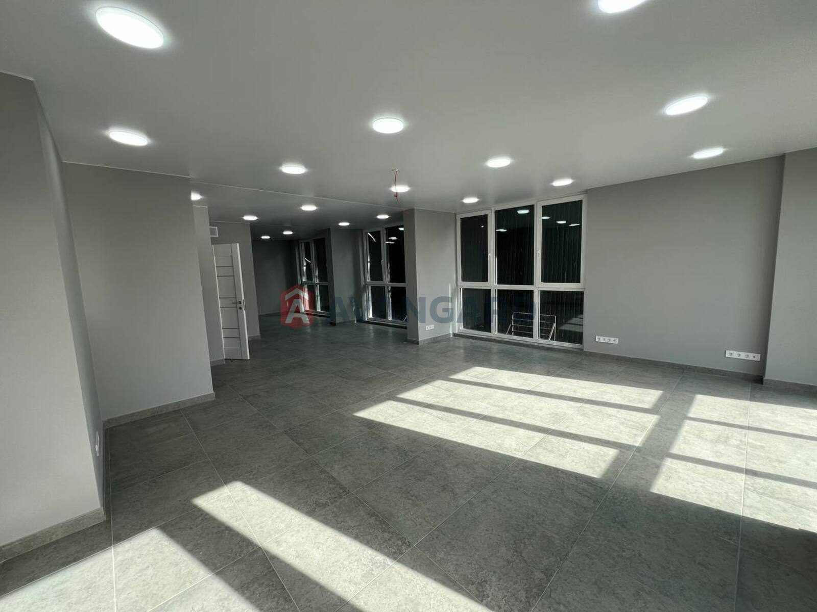 нежитлове приміщення в житловому будинку, 74 кв.м. фото 2 нежитлове приміщення в житловому будинку, 74 кв.м. фото 2