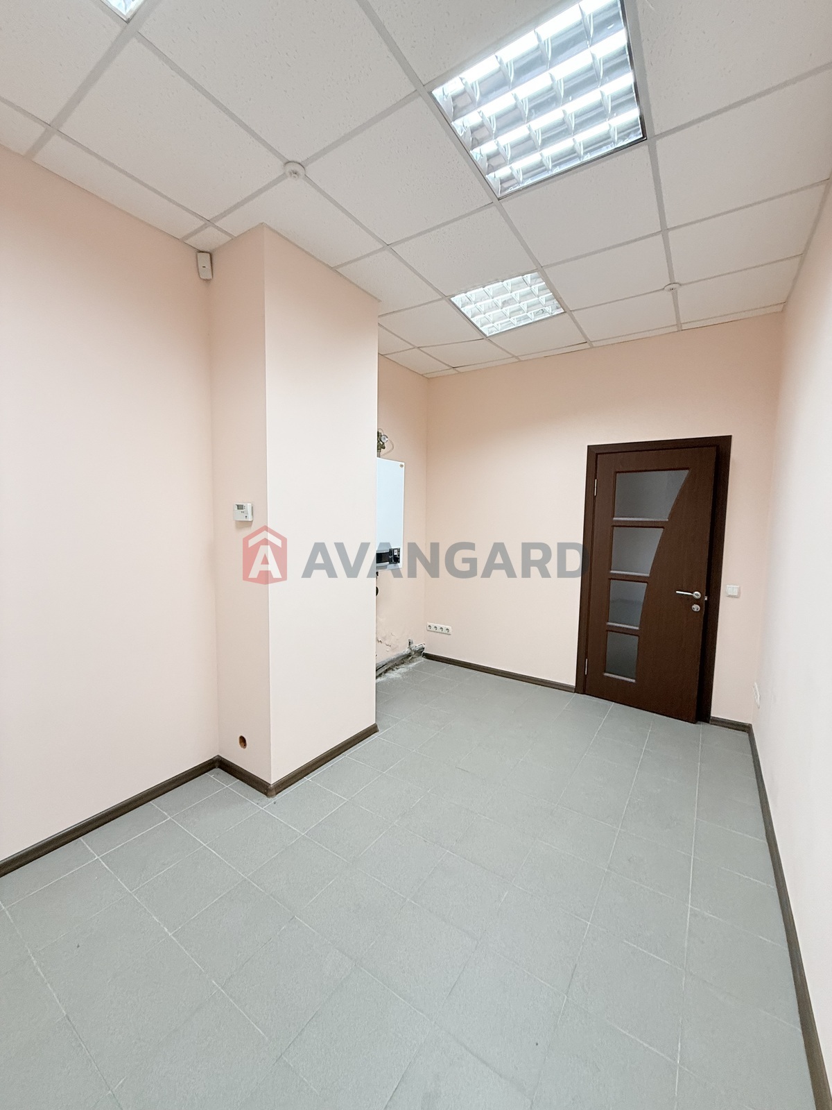 нежилое помещение в жилом доме, 69 кв.м. фото 1 нежилое помещение в жилом доме, 69 кв.м. фото 1